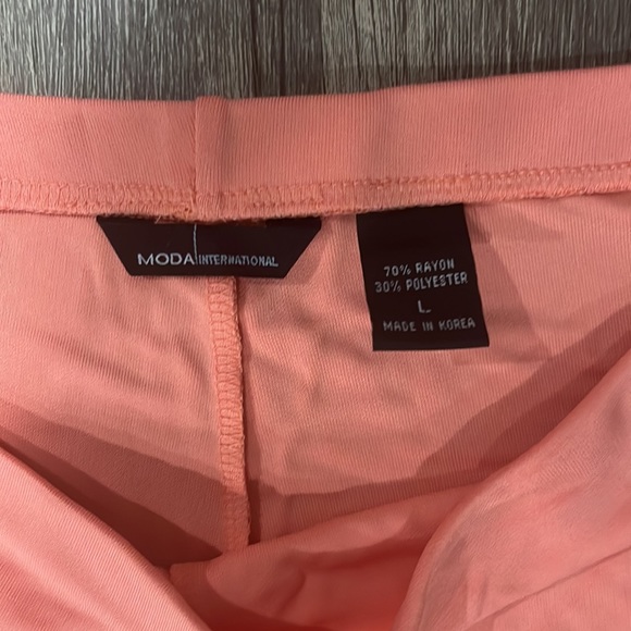 Moda International 2 piece set - Picture 5 of 13